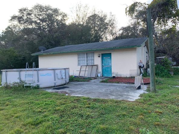 WINNING CIRCLE FEED & PET SUPPLIES: 9722 State Road 52, Hudson, FL 34669